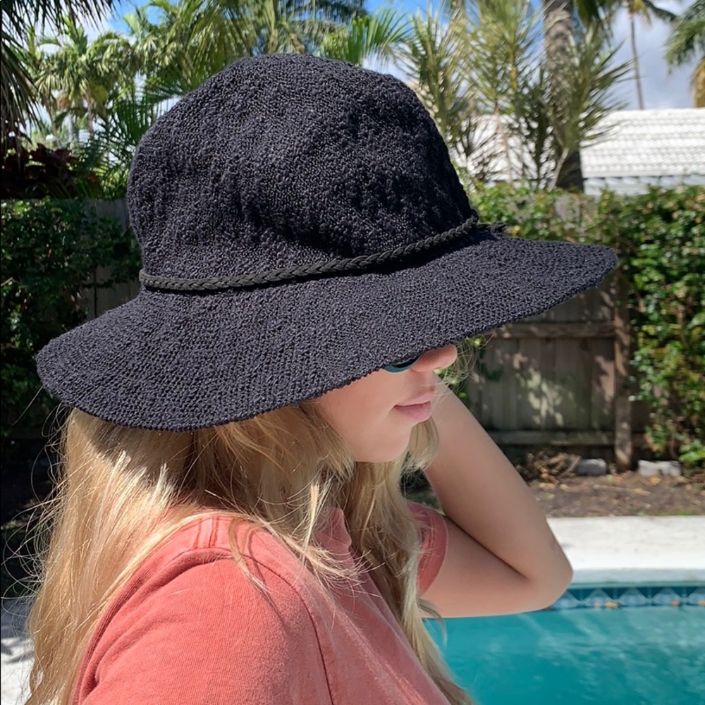 Kendall & Kylie Black Cotton Bucket Hat